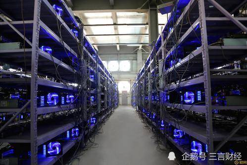 Different types of Bitcoin mining rigs being compared